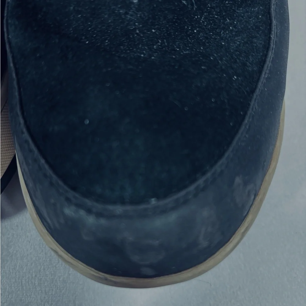 Koolaburra Black Winter Boots with Cream Sole **Flaw